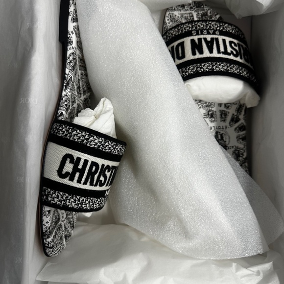 Dior Sandles - Picture 2 of 6